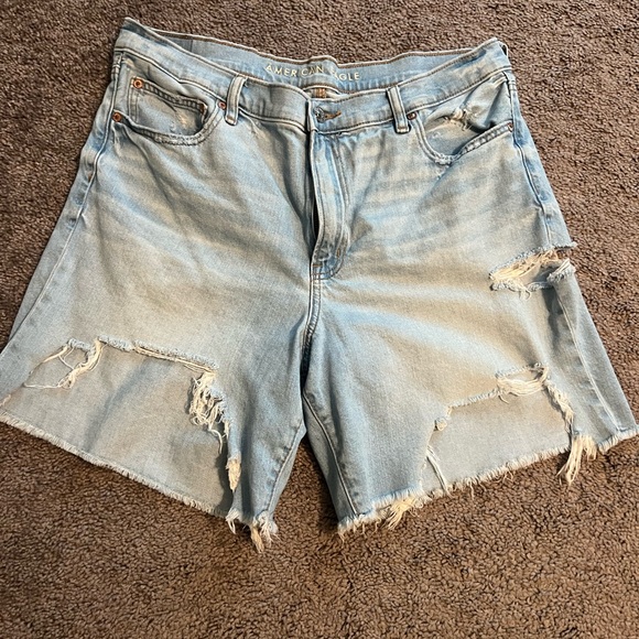 AE Burmunda Jean Short - Picture 2 of 4